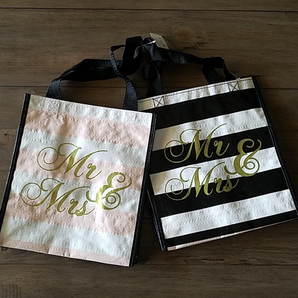 Nwt Mr & Mrs vinyl gift bags - Picture 1 of 2